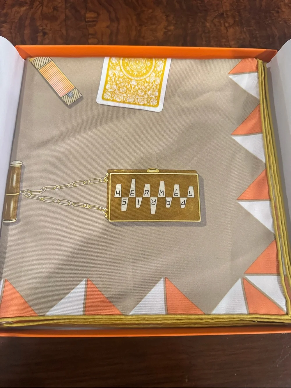 Hermes L’Heure Des Gant 90 Silk Scarf - Picture 4 of 7